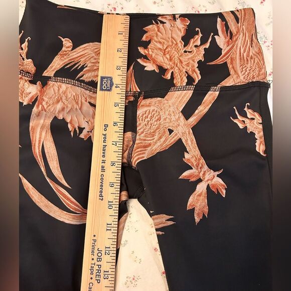 Noli Yoga Siena Legging Size Small EUC - Picture 5 of 7